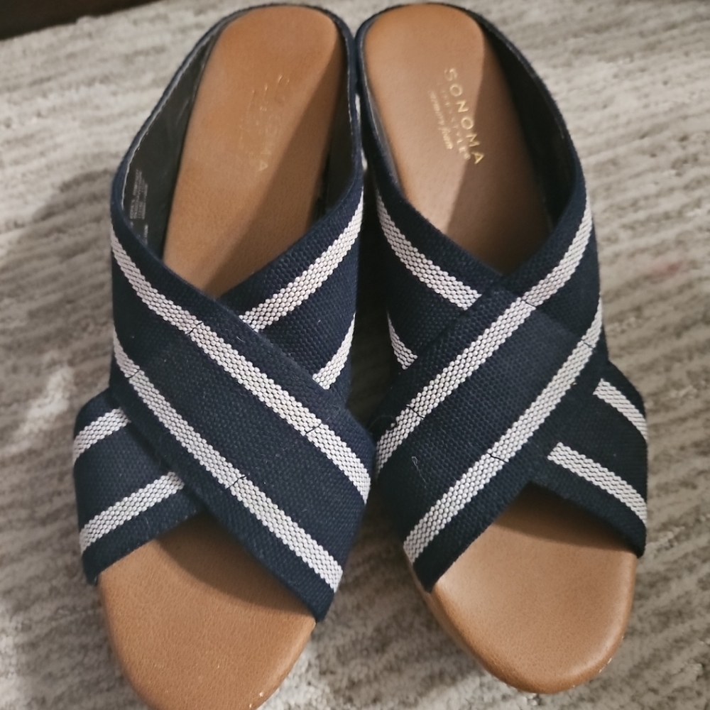 Sonoma slip on weddls